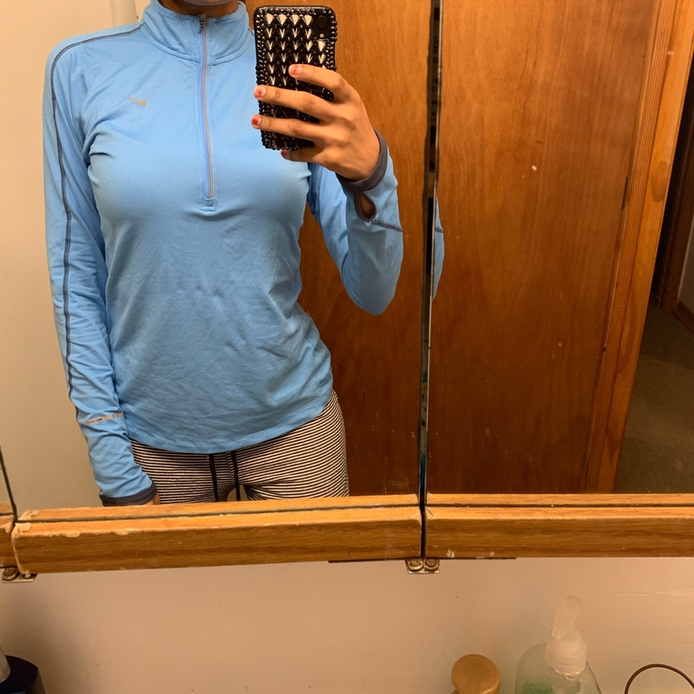 nike running top